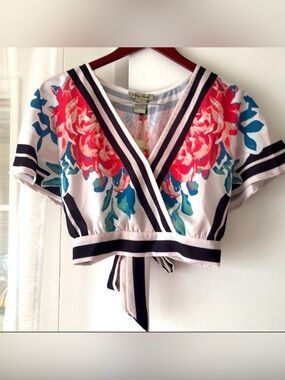 Flying Tomato Floral Crop Top w/ Float Sleeves, Cross Front, Back Tie - Size M
